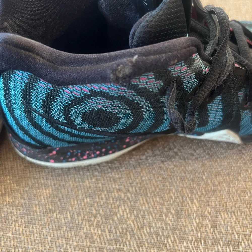 Youth Nike Kyrie 4 tennis shoes‎